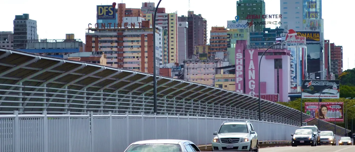 Região comercial de Ciudad del Este, no Paraguai, destino de compras saindo de Foz do Iguaçu